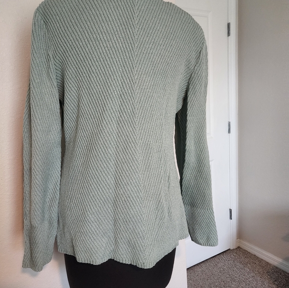St. John Light Green Cardigan Sweater - Picture 5 of 11
